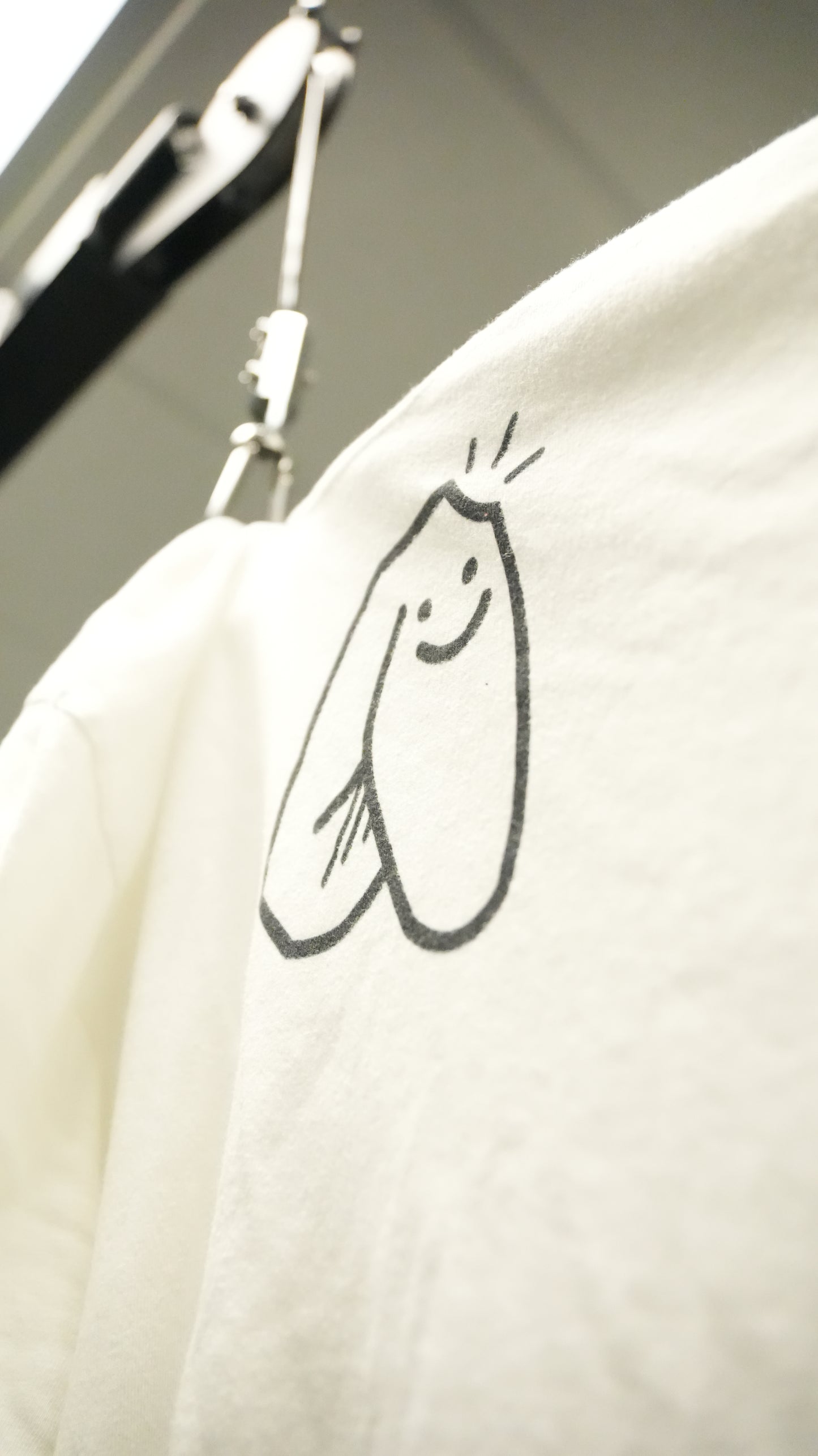 deezneez logo tee